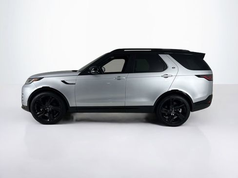 Used 2024 Land Rover Discovery Dynamic SE image 2