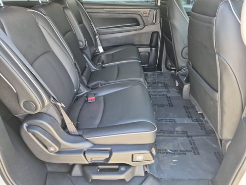 Used 2025 Honda Odyssey Touring image 32