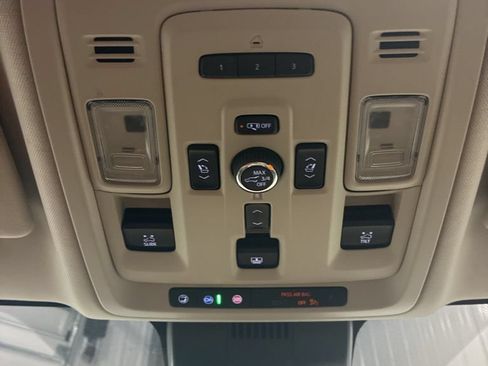 Used 2024 GMC Yukon Denali AWD/4WD image 32