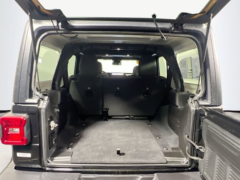 Used 2024 Jeep Wrangler Unlimited Sport AWD/4WD image 34