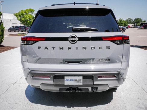 Used 2026 Nissan Pathfinder Platinum w/ Cargo Package AWD/4WD image 10