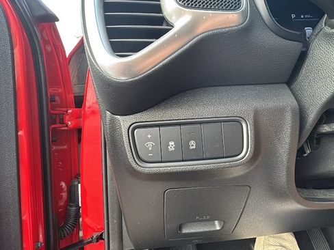 Used 2024 Kia Soul LX w/ Option Group 015 FWD image 14