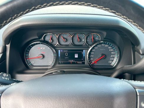 Used 2019 Chevrolet Suburban LT image 12