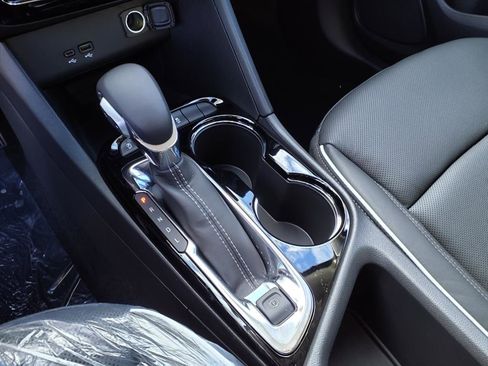 Certified 2024 Buick Encore GX Avenir w/ Avenir Convenience Package image 17