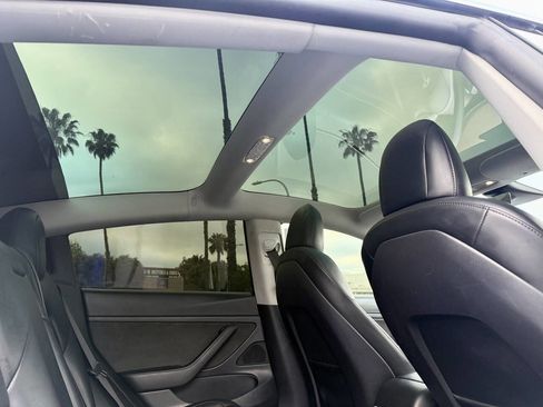 Used 2020 Tesla Model 3 Standard Range Plus image 18