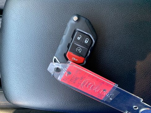 Used 2024 Jeep Wrangler Unlimited Sport AWD/4WD image 9