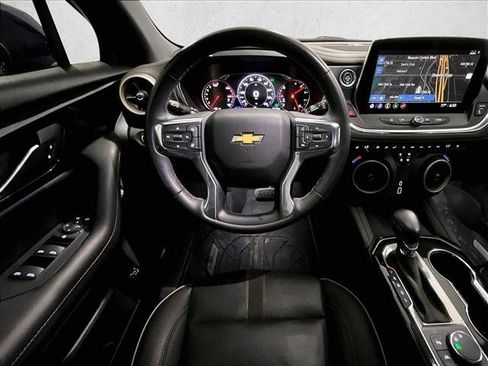Used 2023 Chevrolet Blazer Premier FWD image 7