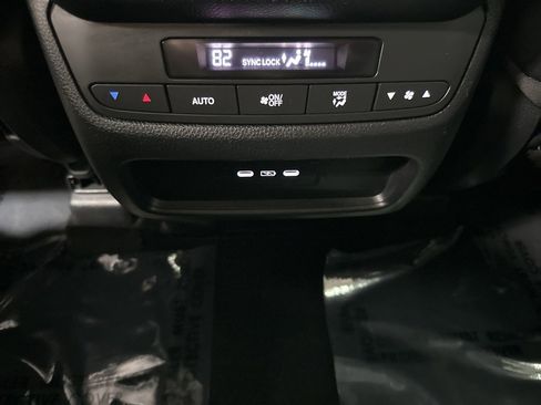 Used 2025 Honda Pilot Touring image 26