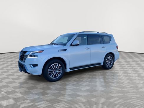Used 2023 Nissan Armada SL w/ Captain's Chairs Package image 3