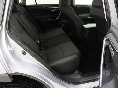 Used 2025 Toyota RAV4 XLE FWD image 34