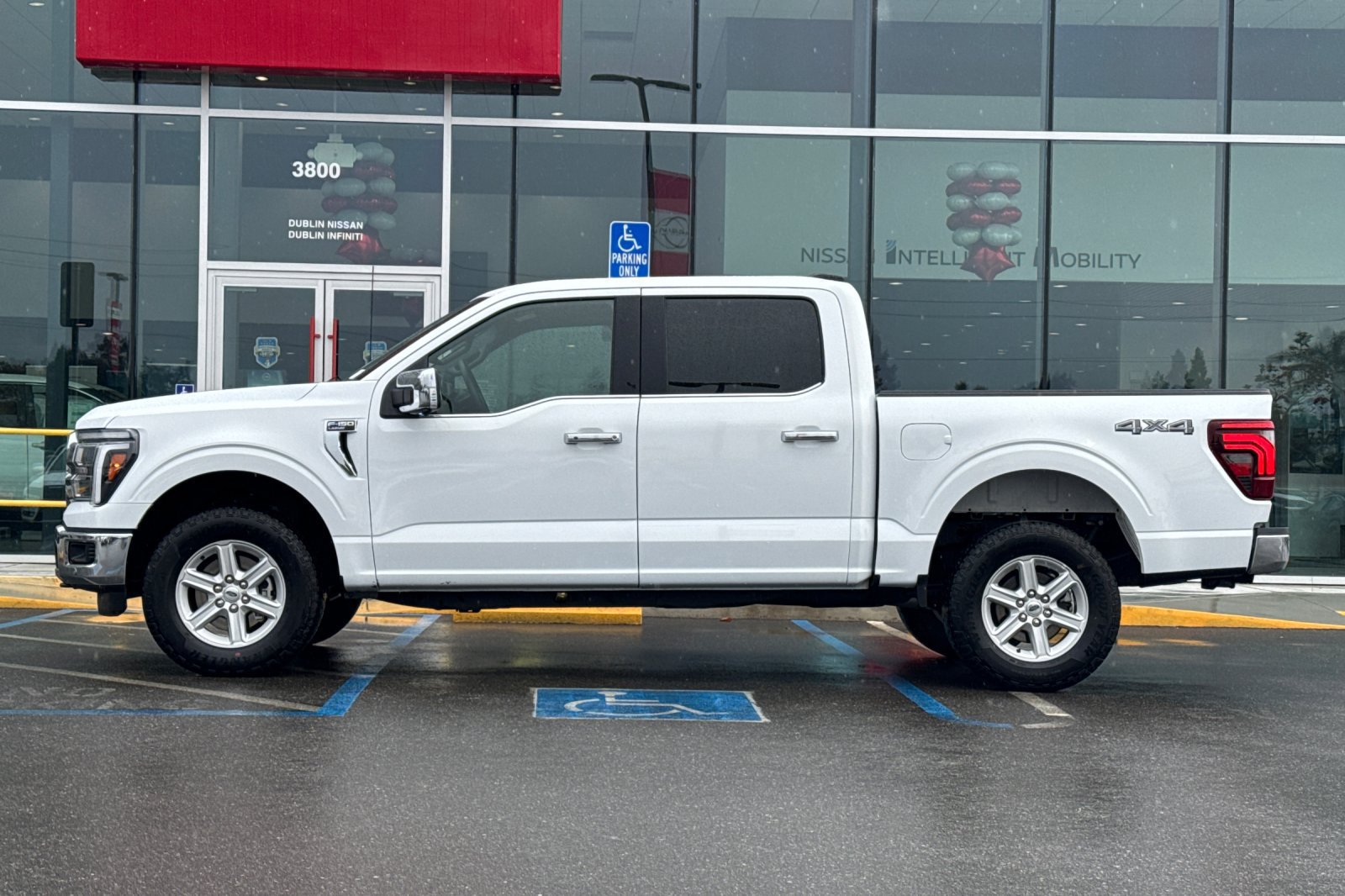 Used 2025 Ford F150 Lariat AWD/4WD image 7