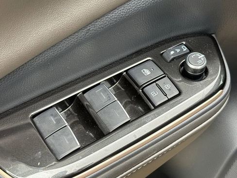 Used 2026 Toyota Crown AWD/4WD image 21