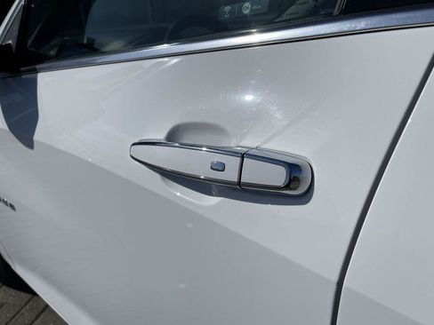 Used 2017 Chevrolet Malibu Premier w/ Driver Confidence Package image 13