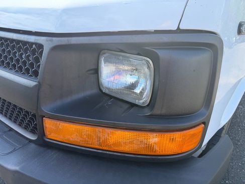 Used 2013 Chevrolet Express 2500 RWD image 2