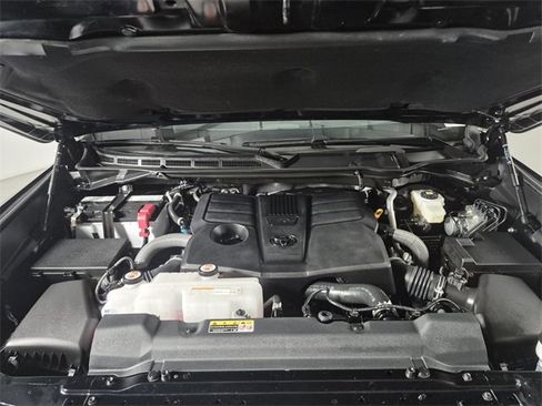 Used 2024 Toyota Tundra Platinum image 9