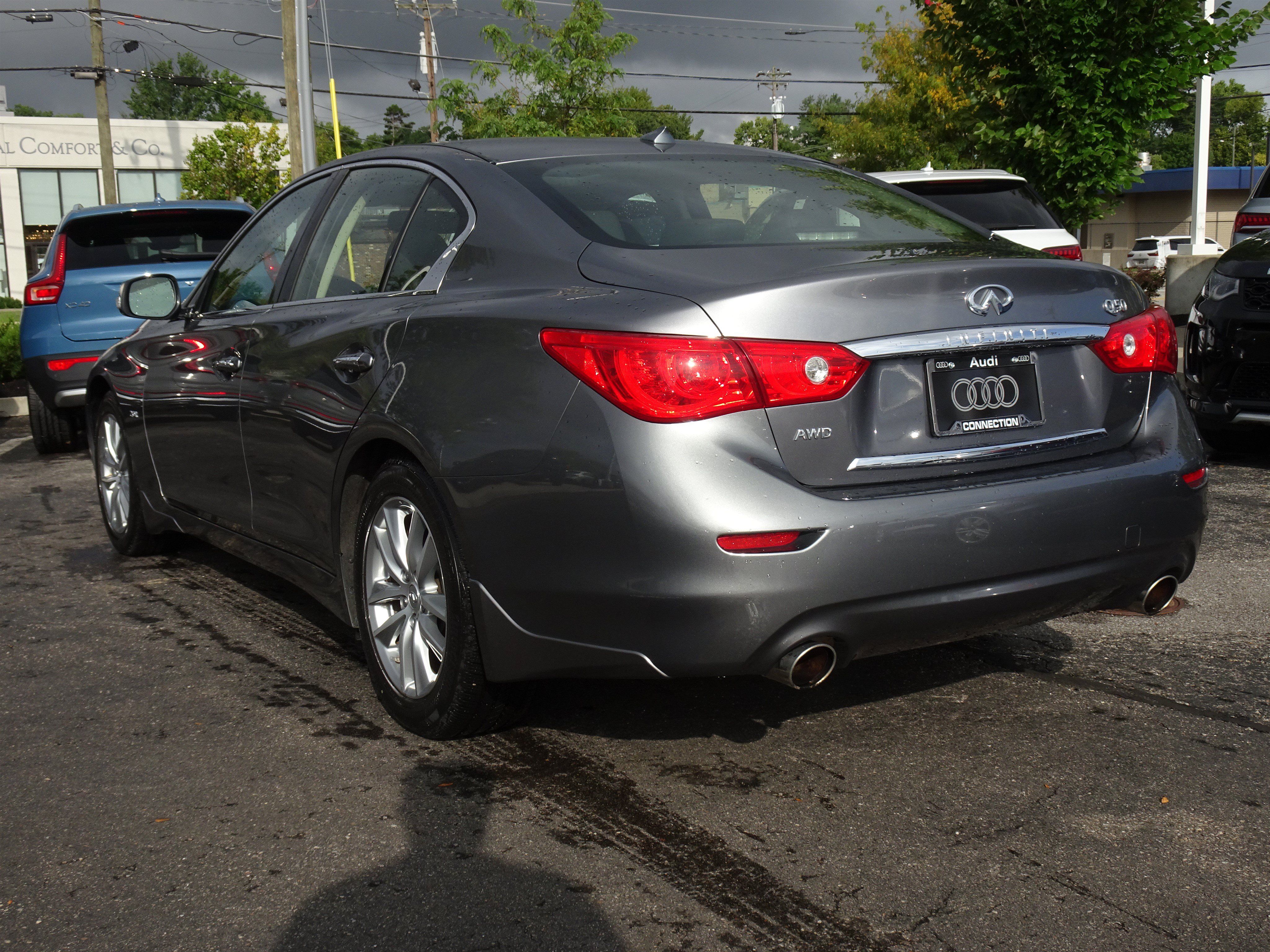 Used 2016 INFINITI Q50 Premium w/ 2.0T Premium Plus Package AWD/4WD image 3