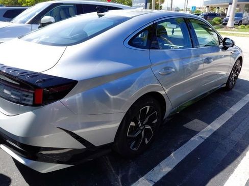 Used 2024 Hyundai Sonata SEL FWD image 3