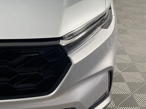 Used 2025 Honda CR-V Sport Touring image 9