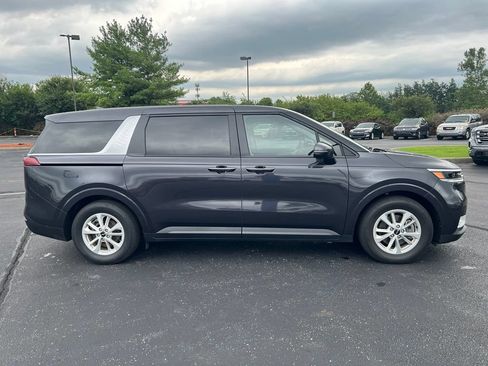 Used 2024 Kia Carnival LX FWD image 5