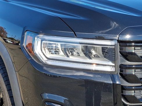 Used 2023 GMC Acadia SLE w/ Driver Convenience Package image 10