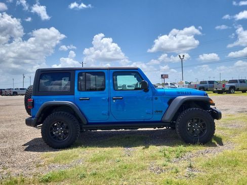 Used 2025 Jeep Wrangler Unlimited Sport AWD/4WD image 4