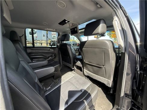Used 2017 Chevrolet Suburban LT image 29