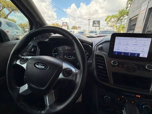 Used 2021 Ford Transit Connect XLT image 12