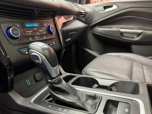 Used 2019 Ford Escape Titanium image 18