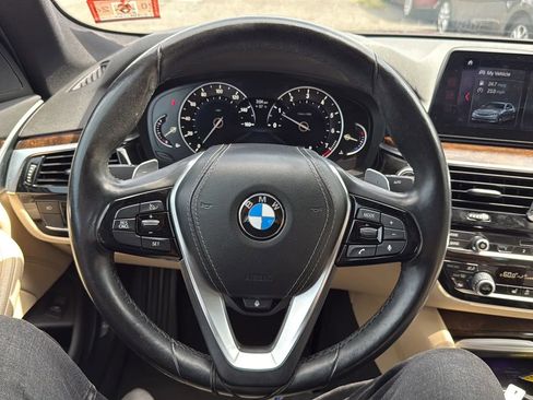 Used 2017 BMW 530i xDrive image 10