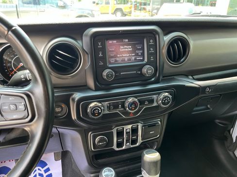 Used 2020 Jeep Gladiator Sport w/ Quick Order Package 24S AWD/4WD image 10