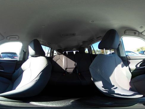 Used 2025 Toyota Highlander LE image 43