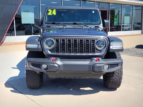 Used 2024 Jeep Wrangler Unlimited Rubicon AWD/4WD image 13