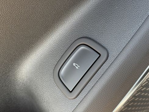 New 2026 GMC Acadia Elevation image 26