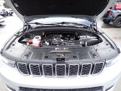 Used 2023 Jeep Grand Cherokee L Limited w/ Trailer Tow Group (B) image 14