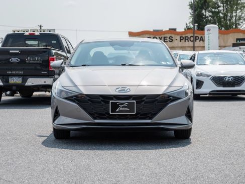 Used 2023 Hyundai Elantra SE FWD image 5