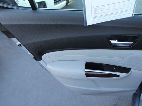 Used 2015 Acura TLX w/ Technology Package FWD image 23