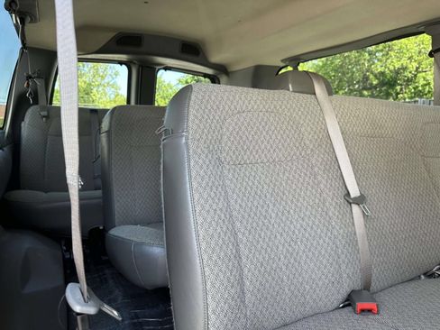 Certified 2025 Chevrolet Express 3500 LT w/ LT Preferred Equipment Group RWD image 27