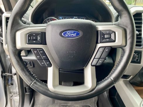 Used 2017 Ford F150 Lariat image 42