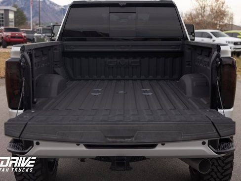 Used 2025 GMC Sierra 3500 Denali Ultimate image 16