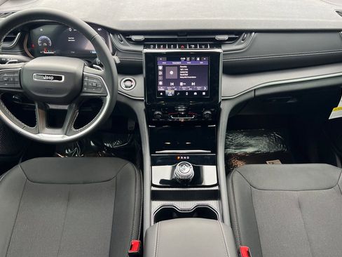 New 2026 Jeep Grand Cherokee L Laredo w/ Trailer Tow Package AWD/4WD image 9