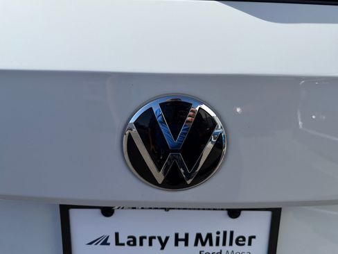 Used 2023 Volkswagen Taos SE FWD image 29