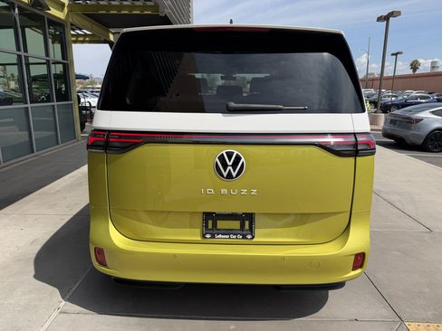 Used 2025 Volkswagen ID. Buzz 1st Edition RWD image 13