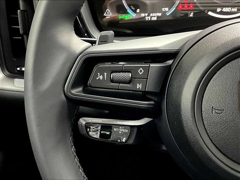 New 2026 Porsche Cayenne Coupe AWD/4WD image 19