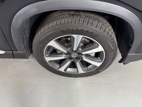 Used 2025 Honda Pilot Elite image 11