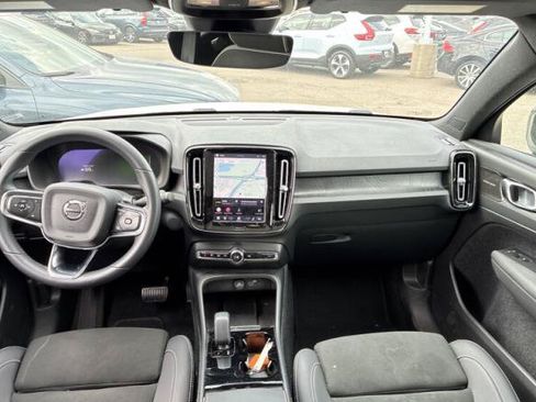 Used 2023 Volvo C40 P8 Recharge Ultimate AWD/4WD image 7