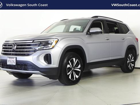 Used 2025 Volkswagen Atlas SE FWD image 1