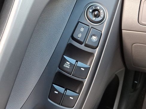 Used 2016 Hyundai Elantra SE image 23