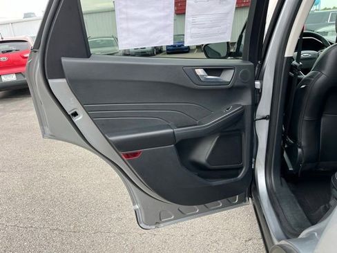 Used 2022 Ford Escape SEL w/ Technology Package FWD image 39