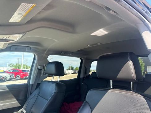Used 2017 GMC Sierra 1500 SLT w/ SLT Premium Package AWD/4WD image 16