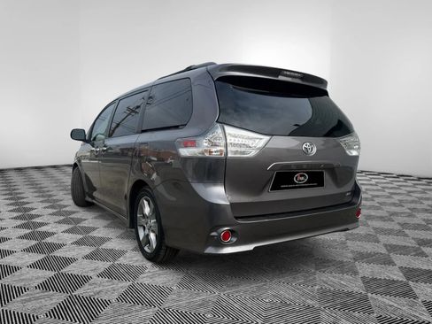 Used 2014 Toyota Sienna SE image 8